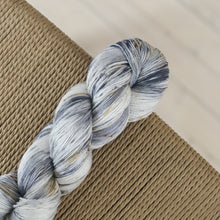 Load image into Gallery viewer, Luksusdyret - "Keep it alive" 008