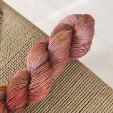 Load image into Gallery viewer, Luksusdyret - "Jeg glemmer deg aldri" 011