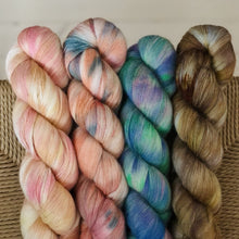 Load image into Gallery viewer, Miss Skinny - "OOAK - vakkert"