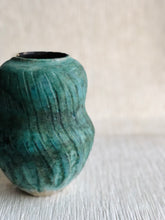 Load image into Gallery viewer, KS x GT - Vase #096