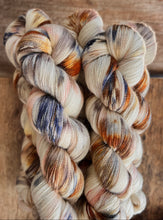 Load image into Gallery viewer, Miss Skinny - &quot;Night&quot;
