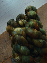 Load image into Gallery viewer, Miss Skinny - "Autumn Days"
