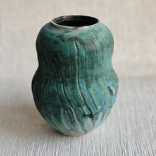 Load image into Gallery viewer, KS x GT - Vase #096
